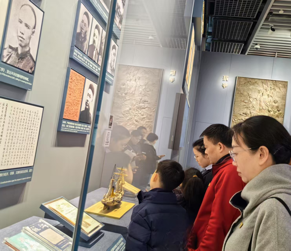 銅冠金源期貨開展黨日活動 ——重溫建黨初心 銅冠金源期貨開展黨日活動 ——重溫建黨初心